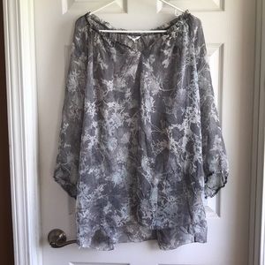 Gray blouse with dandelion